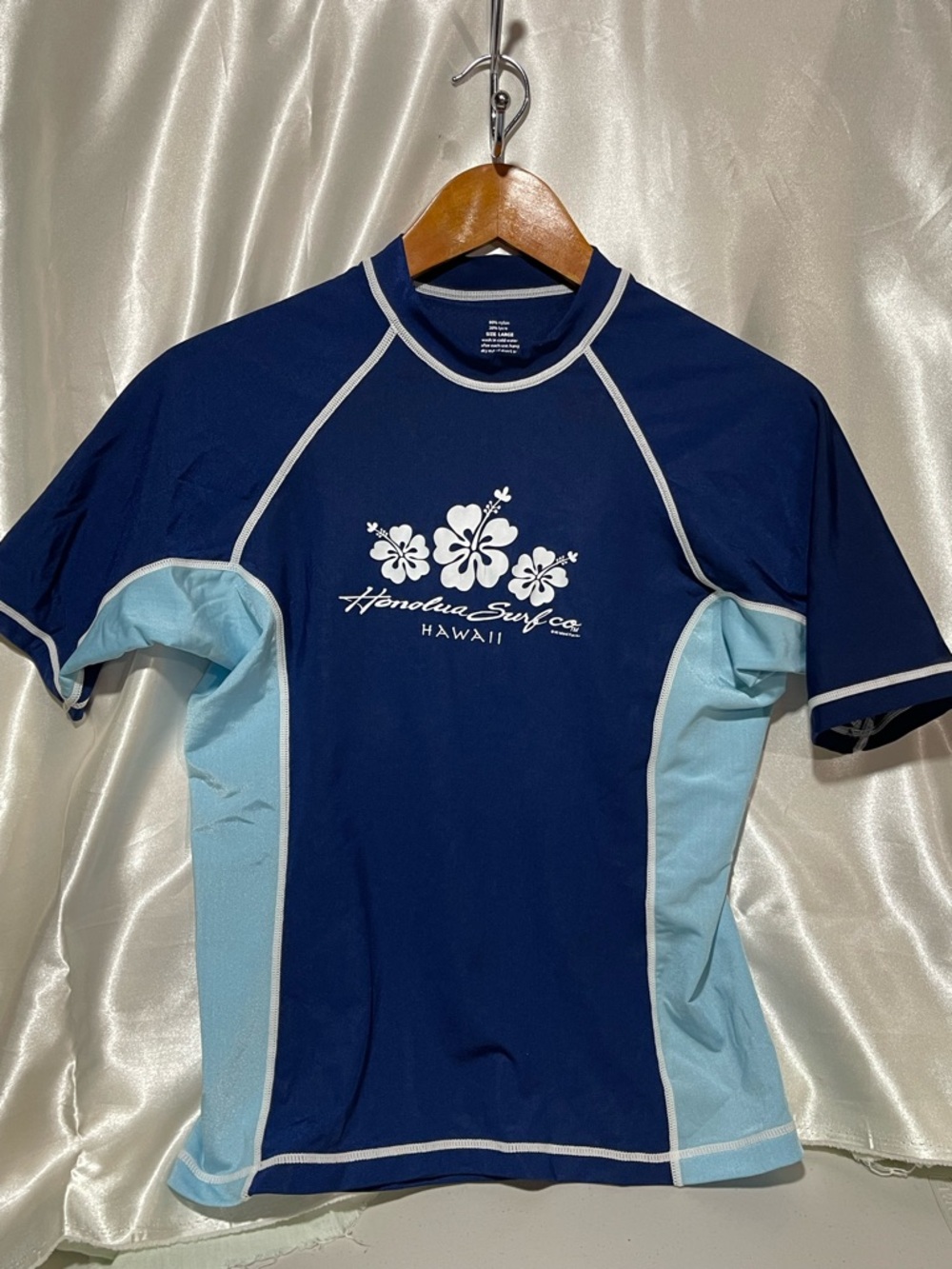 Nostalgic’Honola Surf Co./White Hibiscus Logo/ Raglan Sleeve/Surf-Swim Shirt